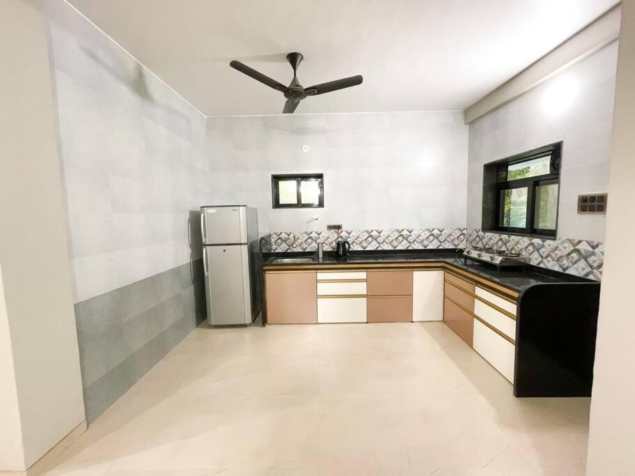 Corner House, Lonavla By Meheru-4 Bhk Villa With Pool Lonavala Exterior foto